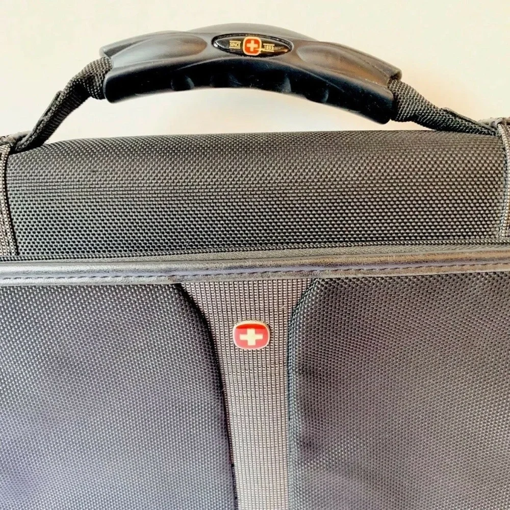 SwissGear Swiss Army Padded Laptop Briefcase Bag